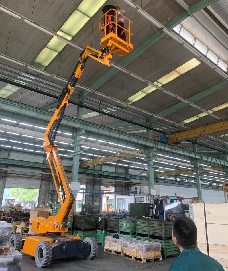 宁波电动自行走曲臂式高空作业平台